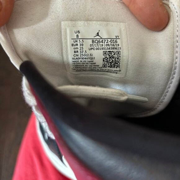 Nike Air Jordan 1 Mid "Noble Red' - Picture 2 of 3